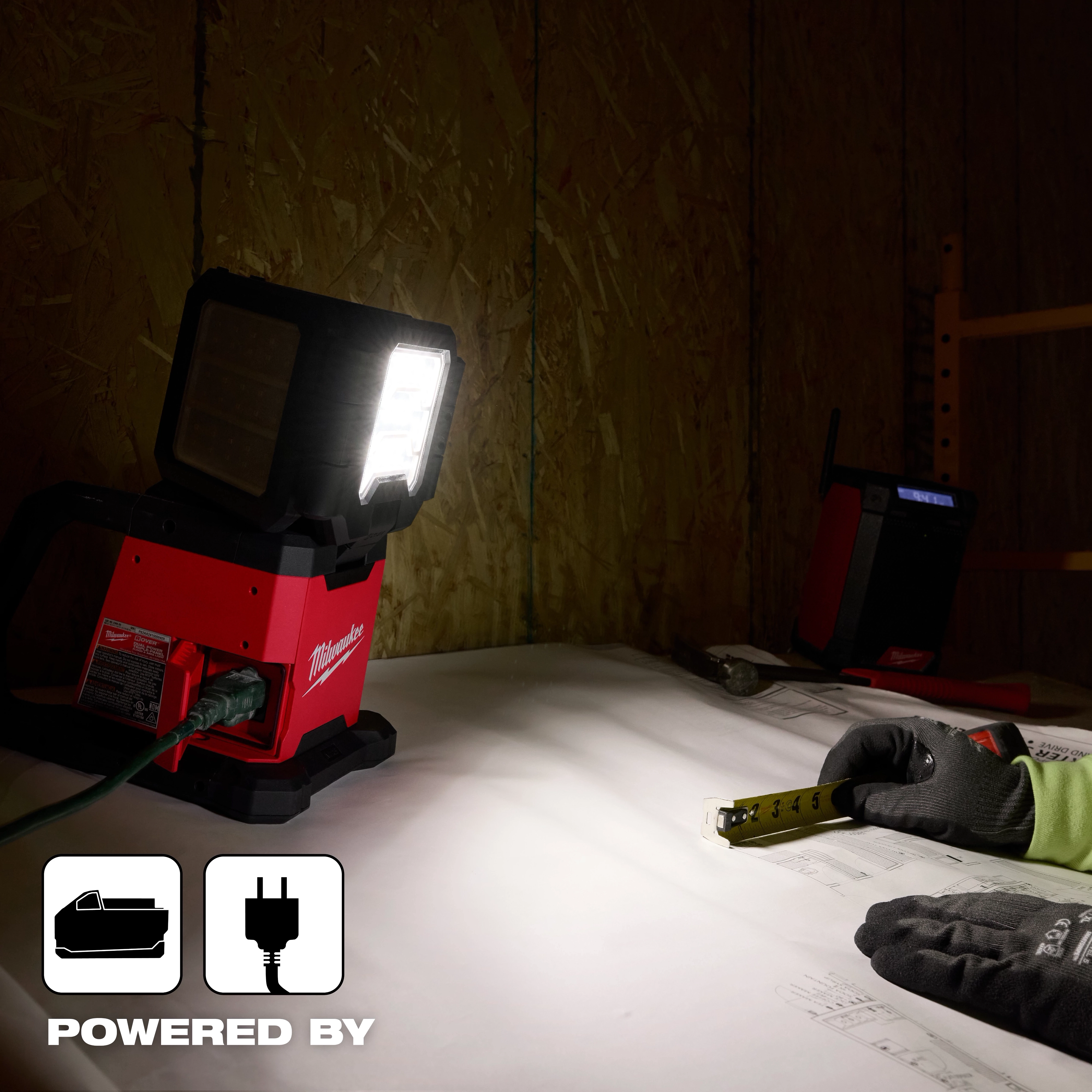 M18™ ROVER™ Dual Power Triple-Panel Flood & Area Light