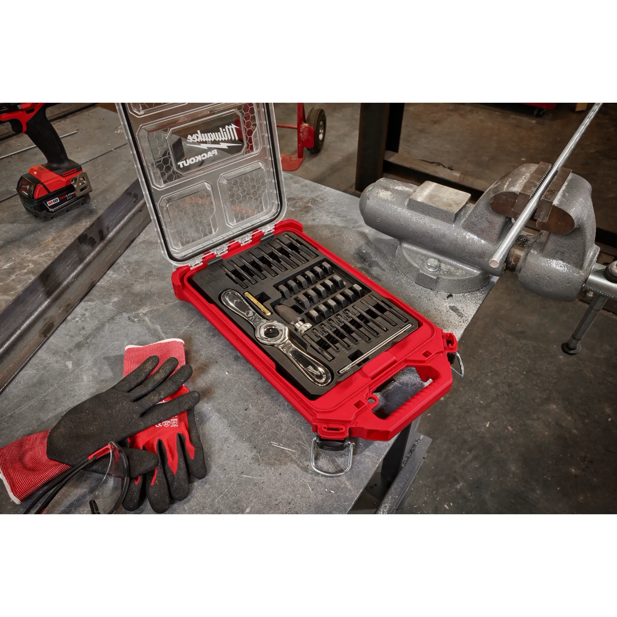 "Metric Tap & Die PACKOUT™ Set w/ Hex-LOK™ 2-in-1 Handle - 38PC "