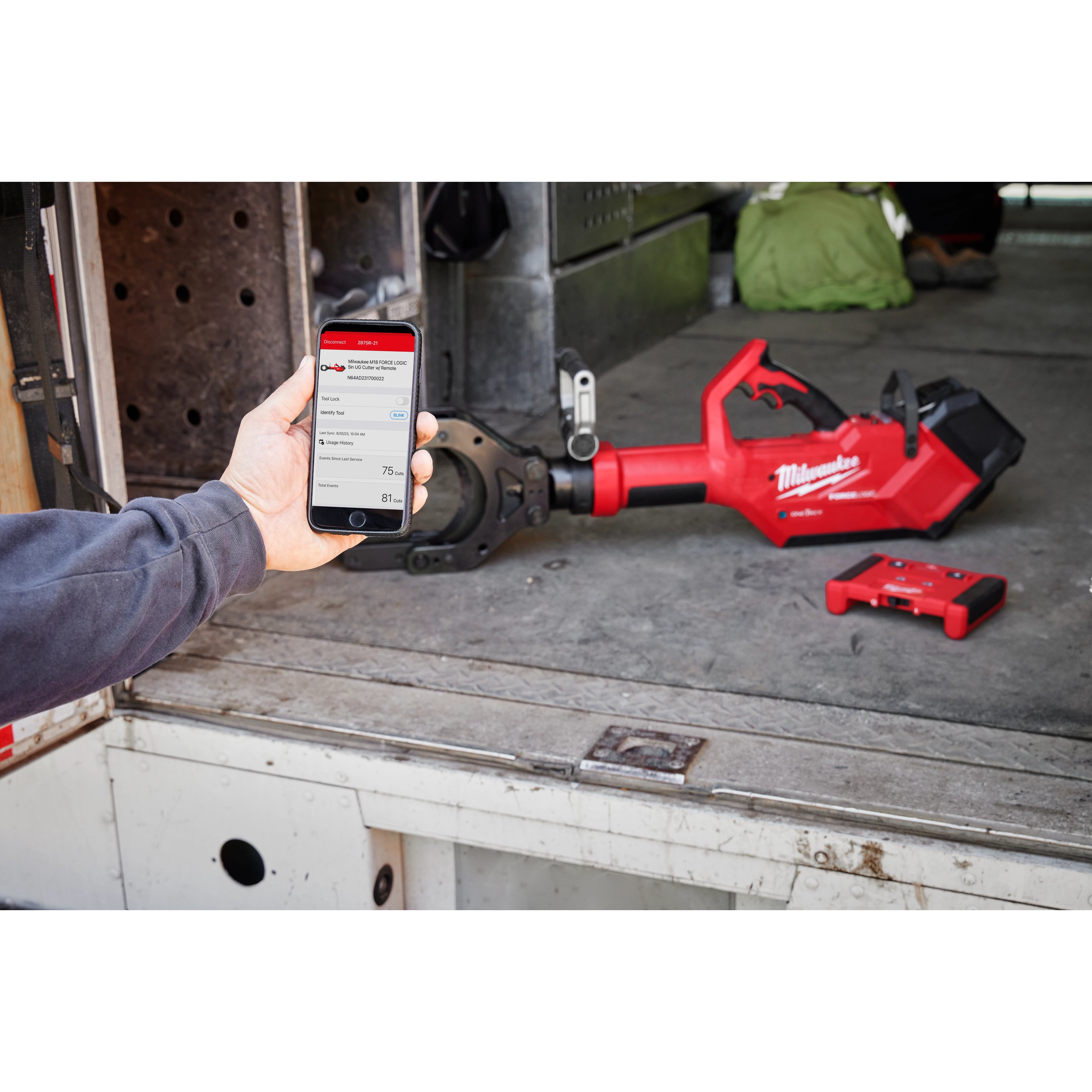 M18™ FORCE LOGIC™ 5” Underground Cable Cutter w/ Wireless Remote