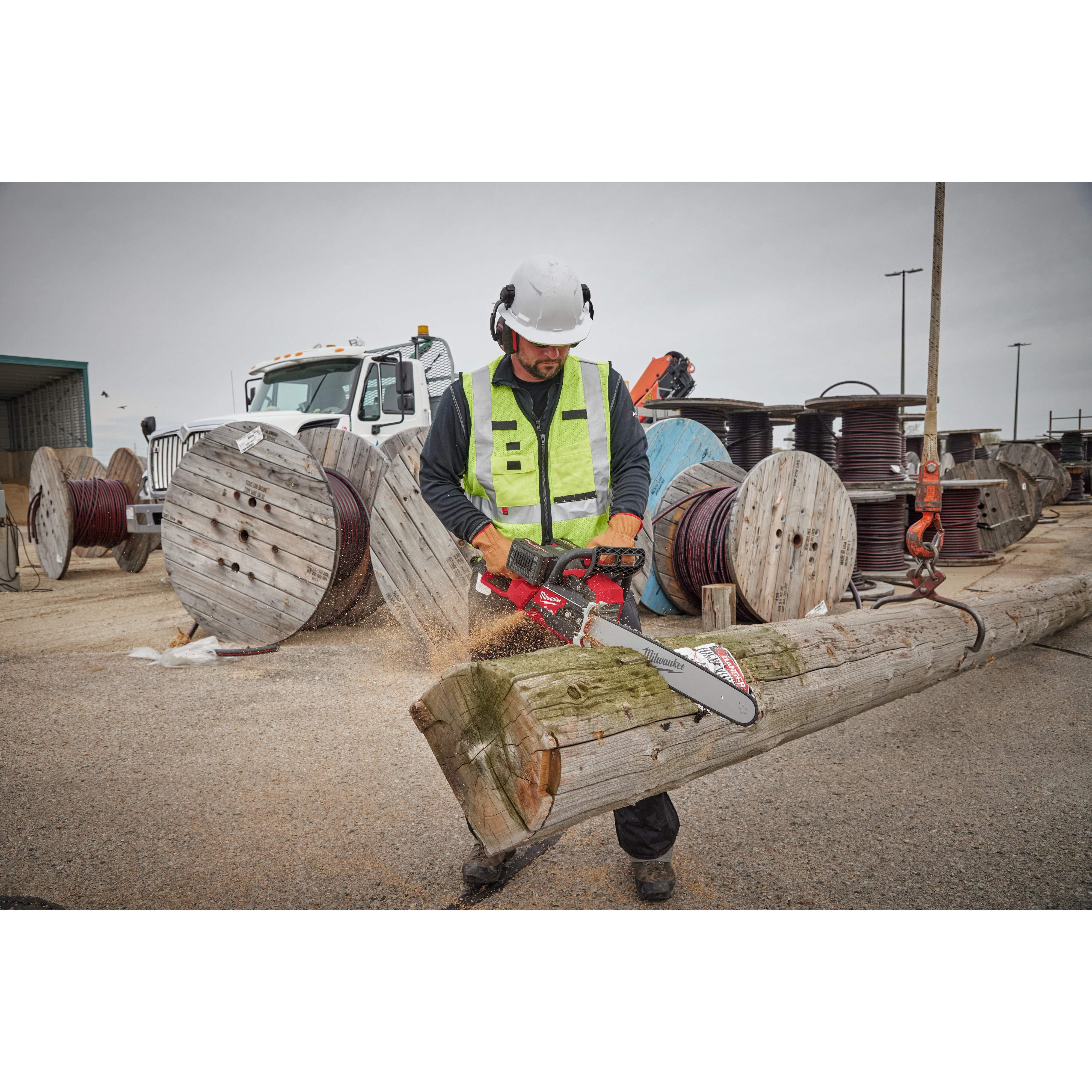 M18 FUEL™ 20" Dual Battery Chainsaw