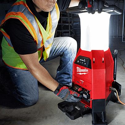 milwaukee m18 radius site light