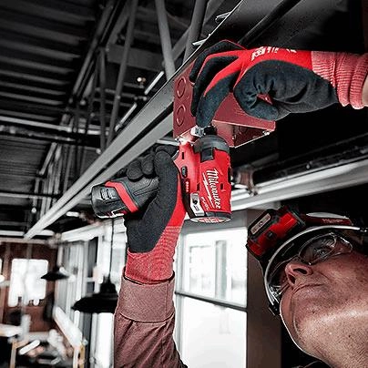 Milwaukee m12 best sale fuel surge 2551