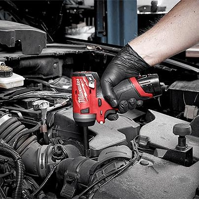 Milwaukee m12 fuel stubby impact wrench kit discount stores