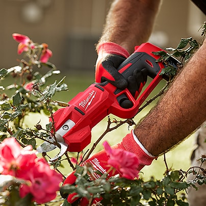 Milwaukee m12 pruning online saw